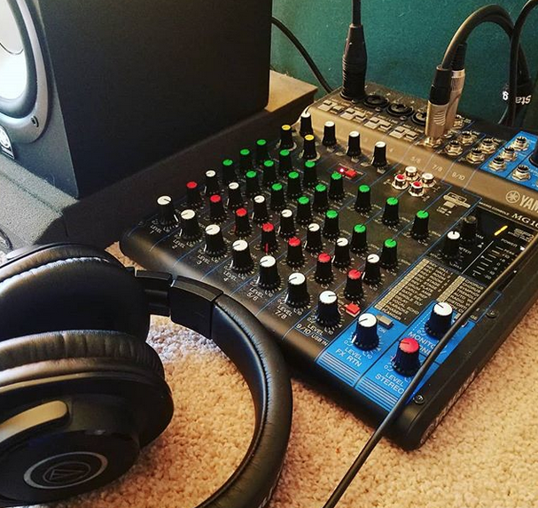 Yamaha MG10XU for Voice Over